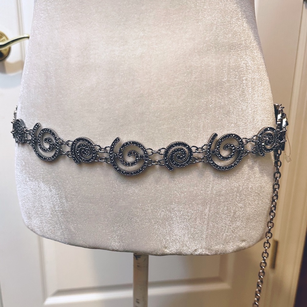 NWT St John Boutique Silver Belt with Black Crystal Stones